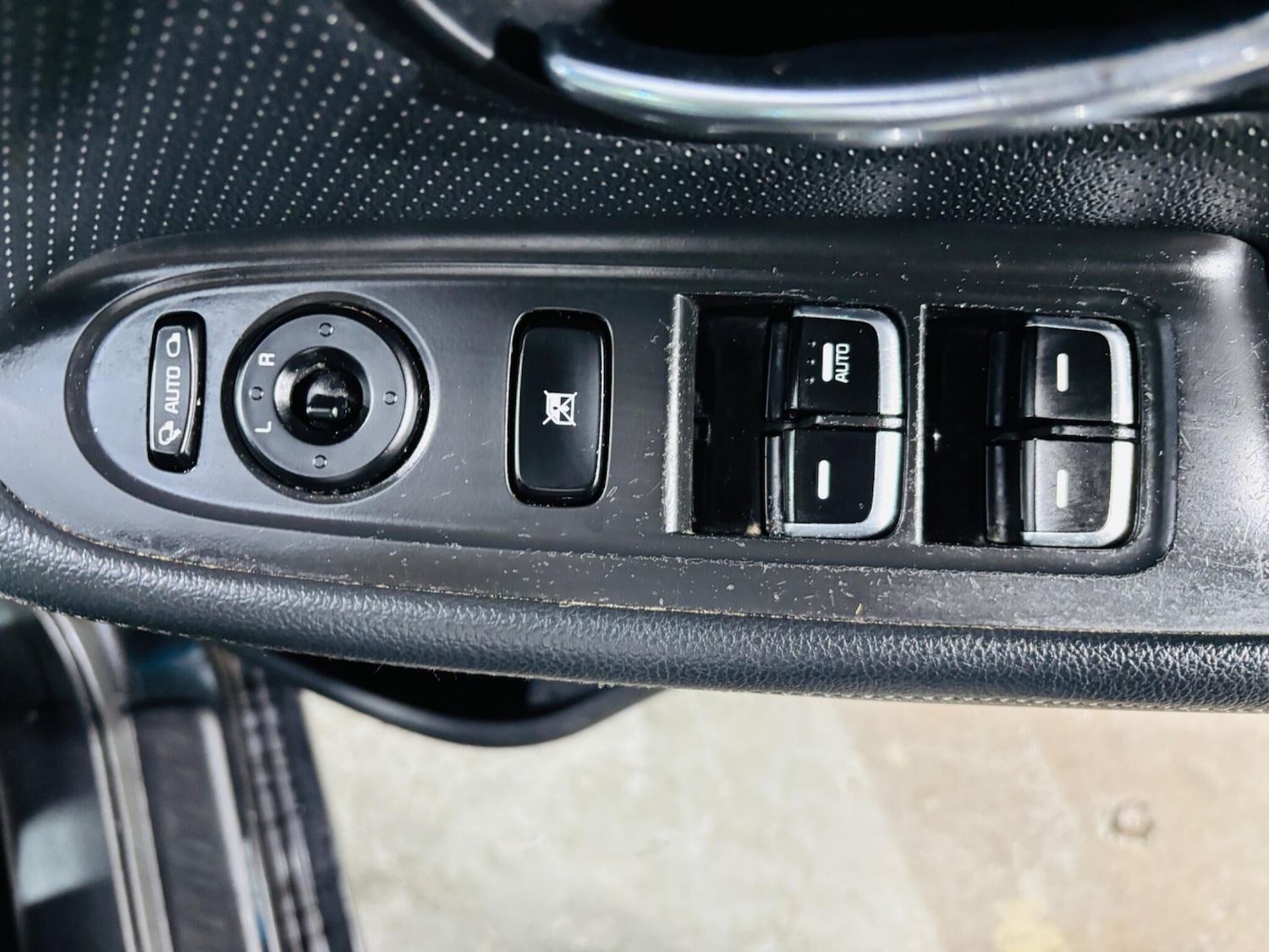 Used Kia Carens for sale - 77738251: Photo 17