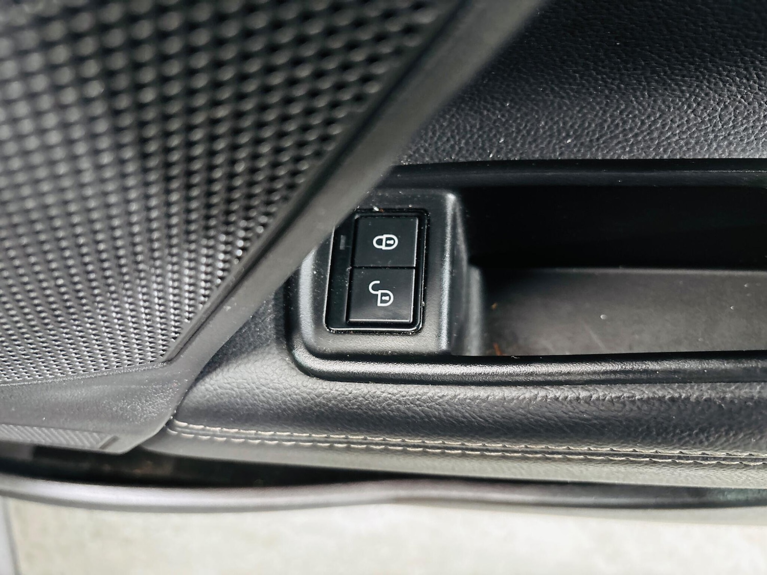 Used Jaguar XE 2017 for sale - 76423070: Photo 18