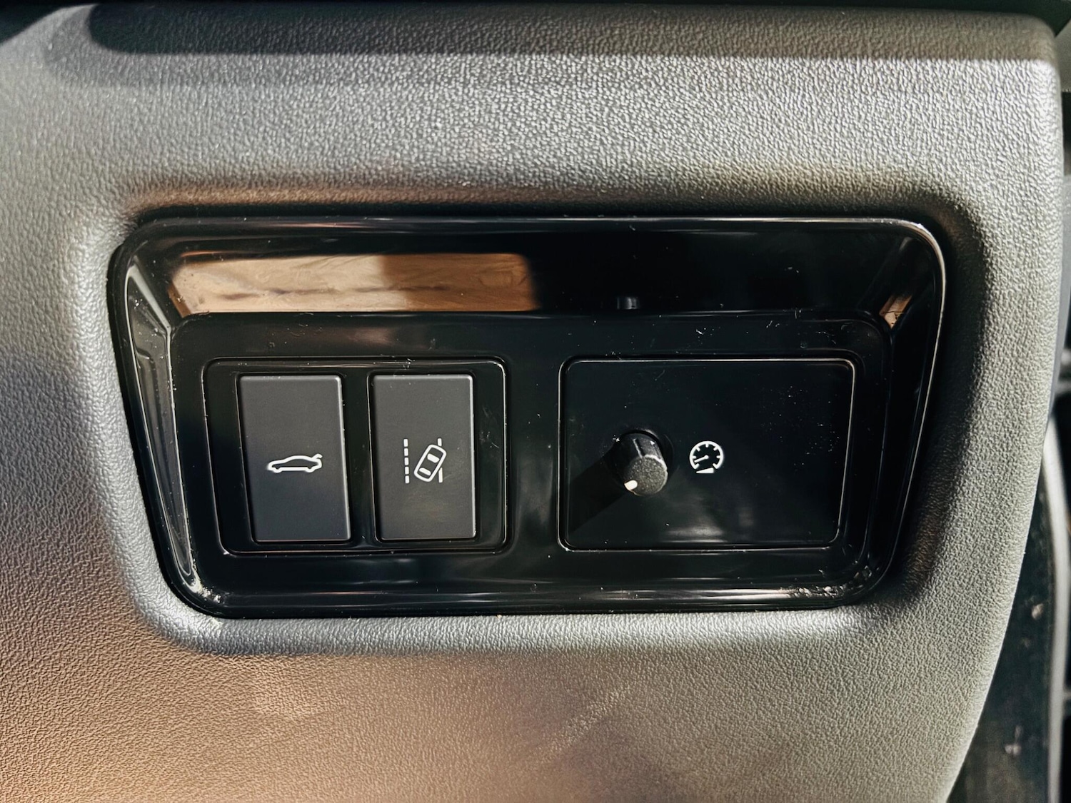 Used Jaguar XE 2017 for sale - 76423070: Photo 19