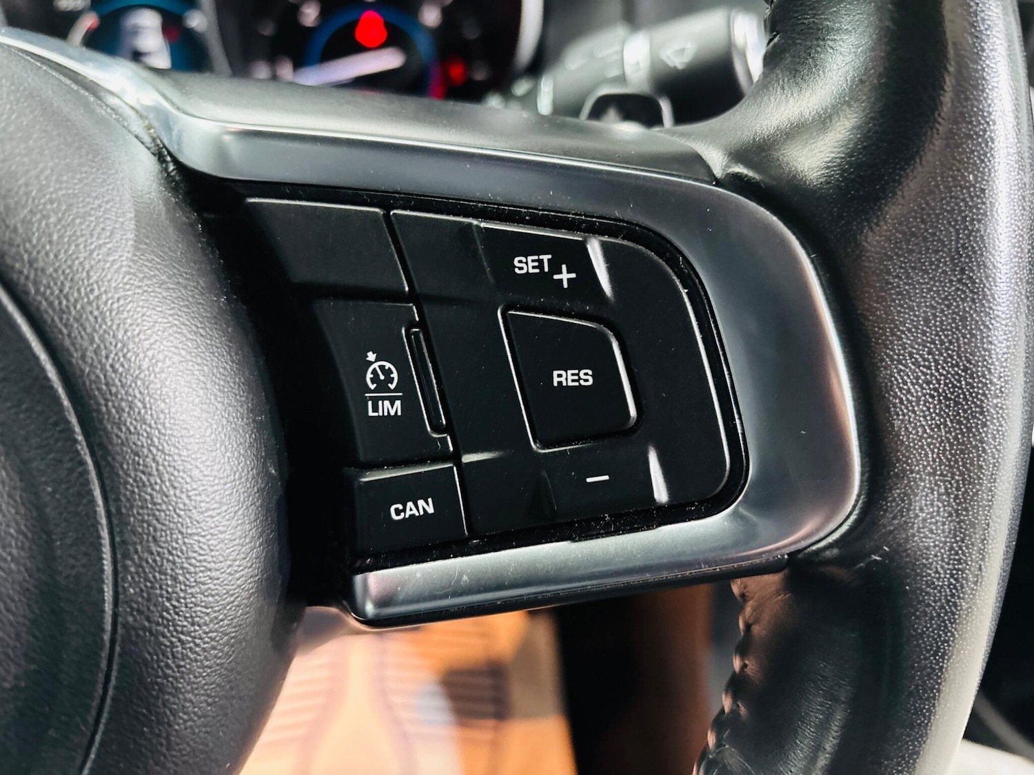 Used Jaguar XE 2017 for sale - 76423070: Photo 20