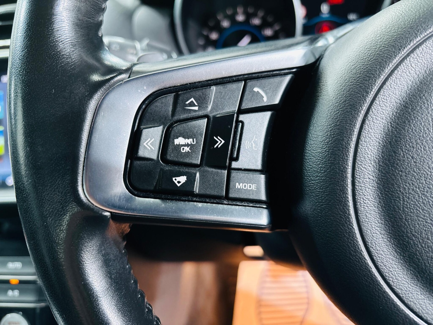 Used Jaguar XE 2017 for sale - 76423070: Photo 21