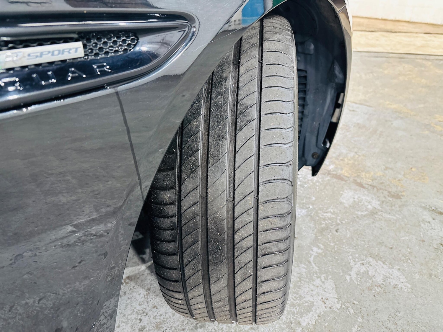 Used Jaguar XE 2017 for sale - 76423070: Photo 35