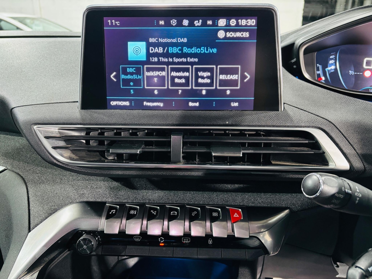 Used Peugeot 5008 2018 for sale - 76398141: Photo 22