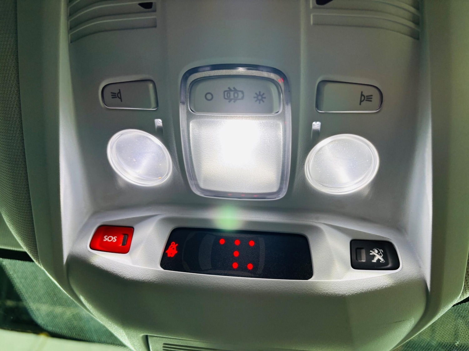 Used Peugeot 5008 2018 for sale - 76398141: Photo 28