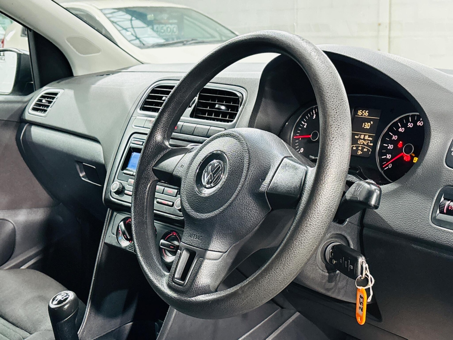 Used Volkswagen Polo 2010 for sale - 76348872: Photo 11