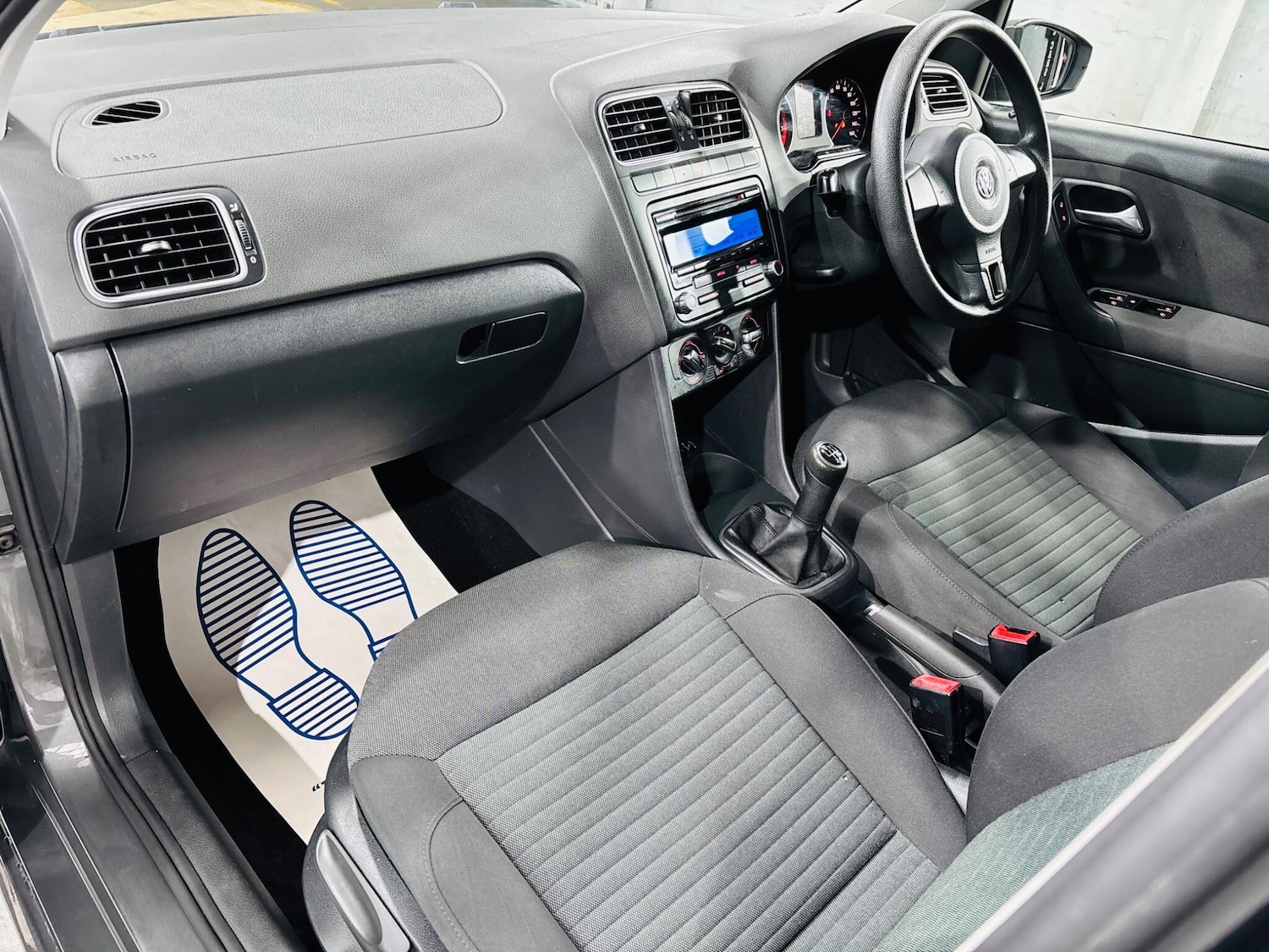 Used Volkswagen Polo 2010 for sale - 76348872: Photo 14