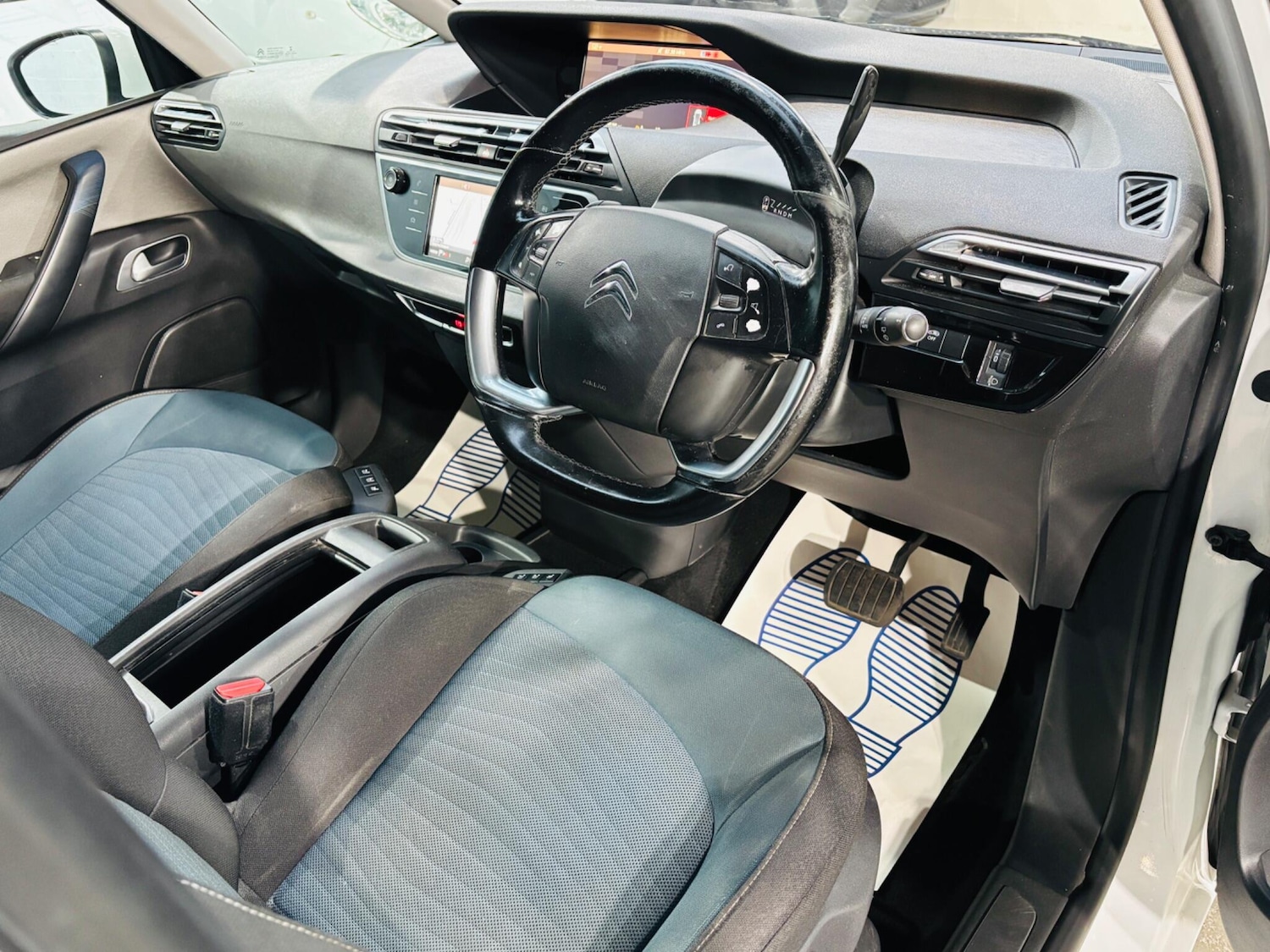 Used Citroen C4 Grand Picasso 2017 for sale - 76085329: Photo 10