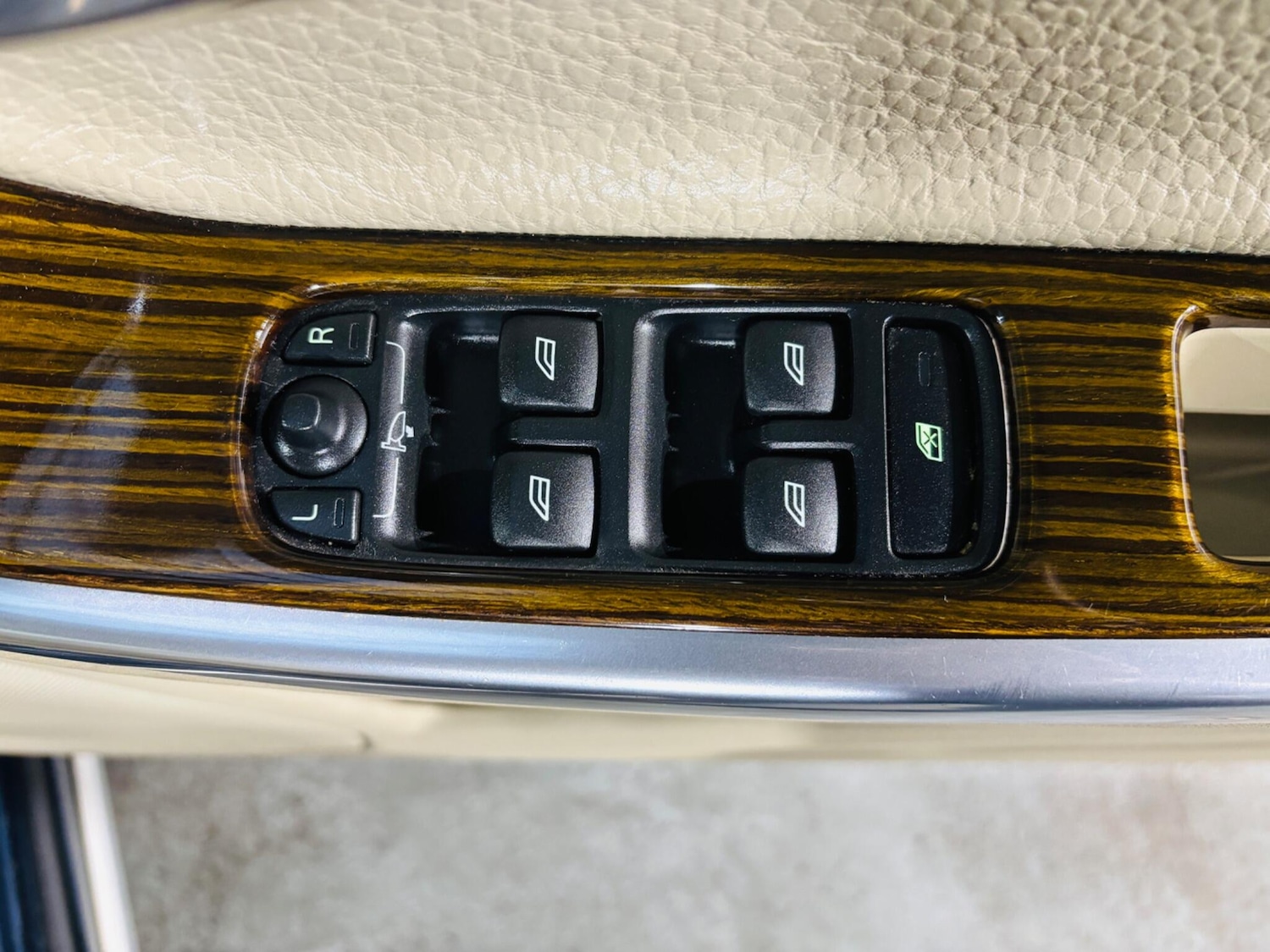 Used Volvo S60 2010 for sale - 76513307: Photo 17