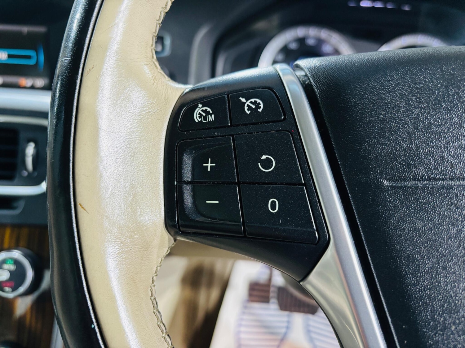 Used Volvo S60 2010 for sale - 76513307: Photo 22