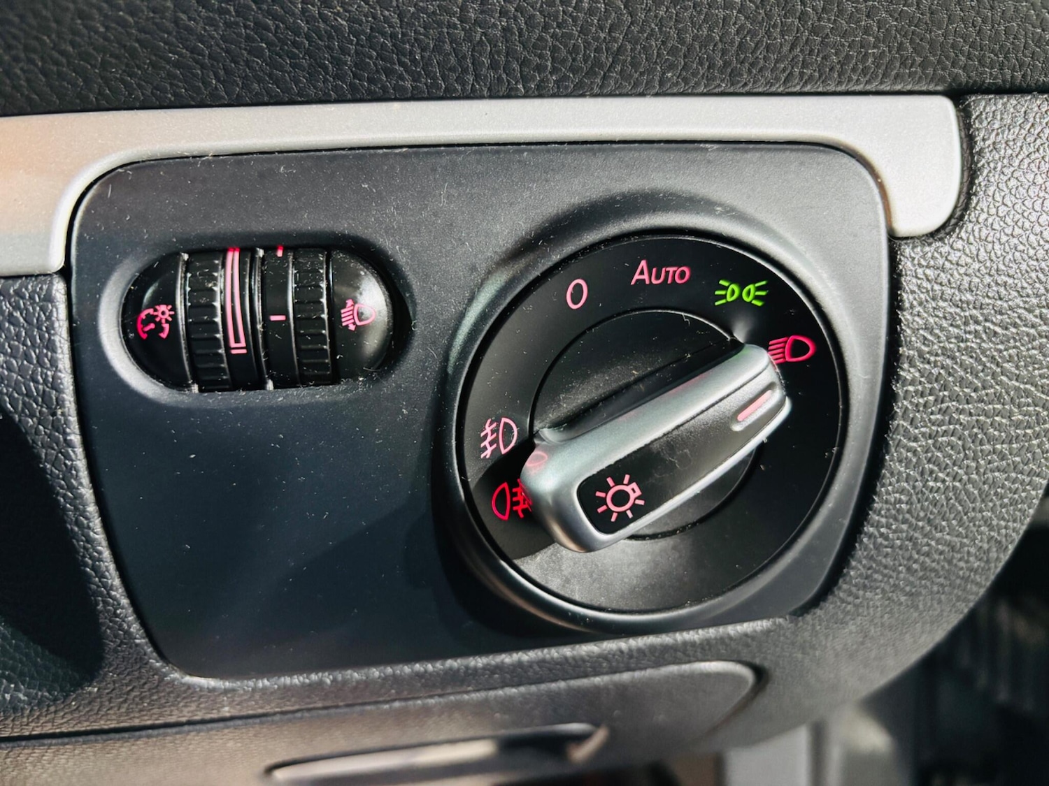 Used Volkswagen Scirocco 2012 for sale - 76849583: Photo 20