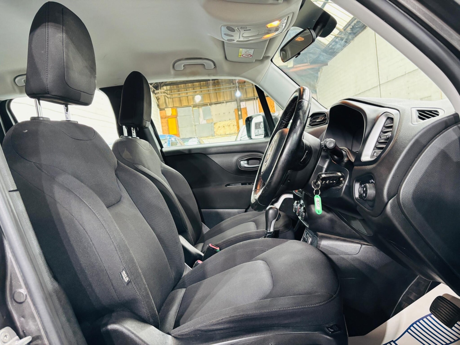 Used Jeep Renegade 2016 for sale - 76122110: Photo 13