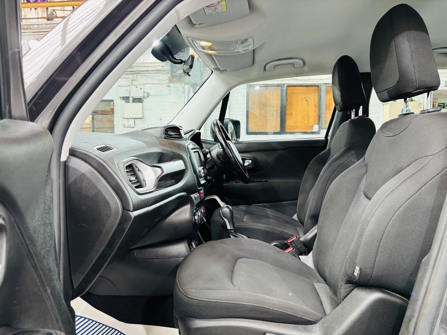 Used Jeep Renegade 2016 for sale - 76122110: Photo 15