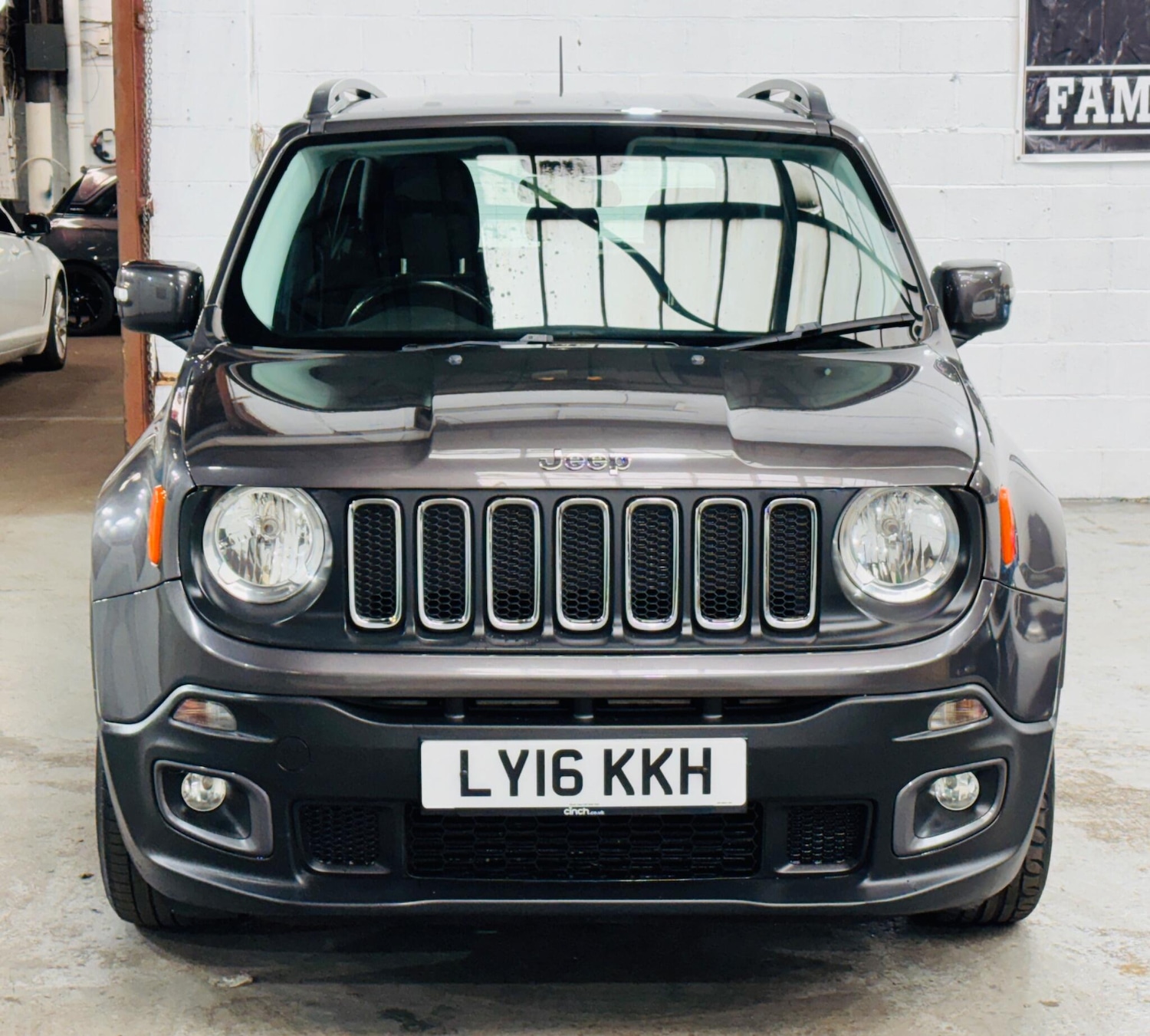 Used Jeep Renegade 2016 for sale - 76122110: Photo 2