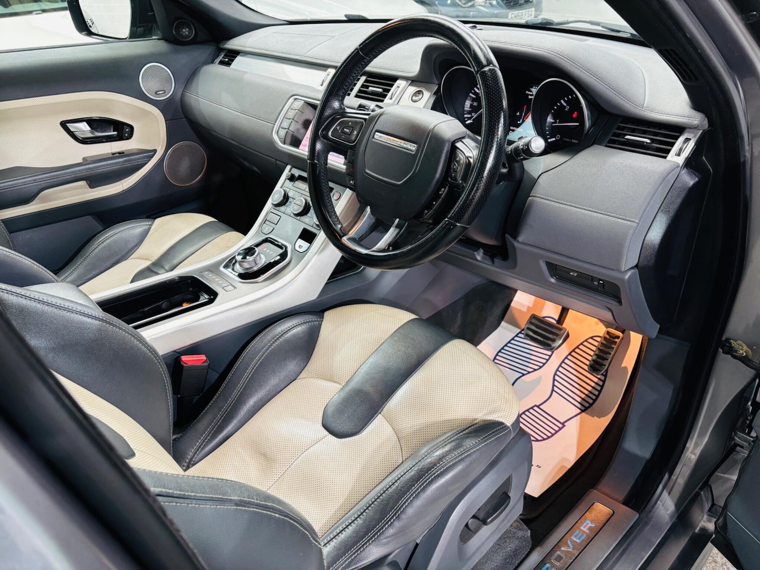 Used Land Rover Range Rover Evoque 2012 for sale - 77824350: Photo 10