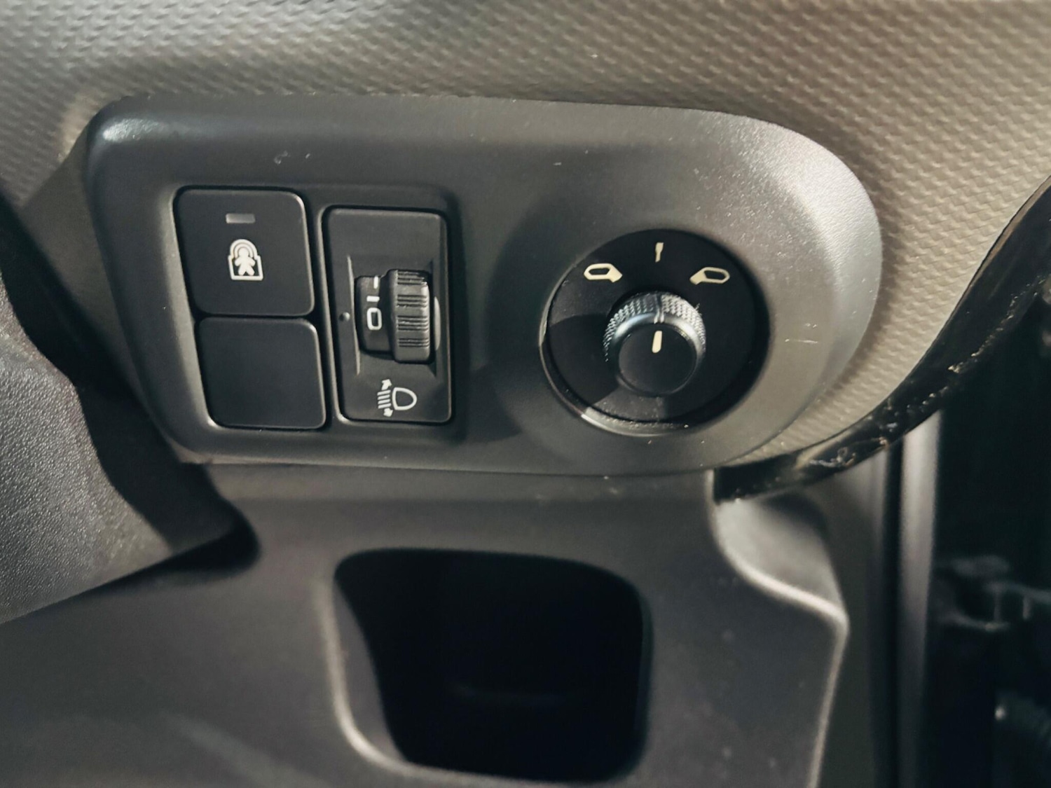 Used Citroen C4 Cactus 2015 for sale - 78058089: Photo 21