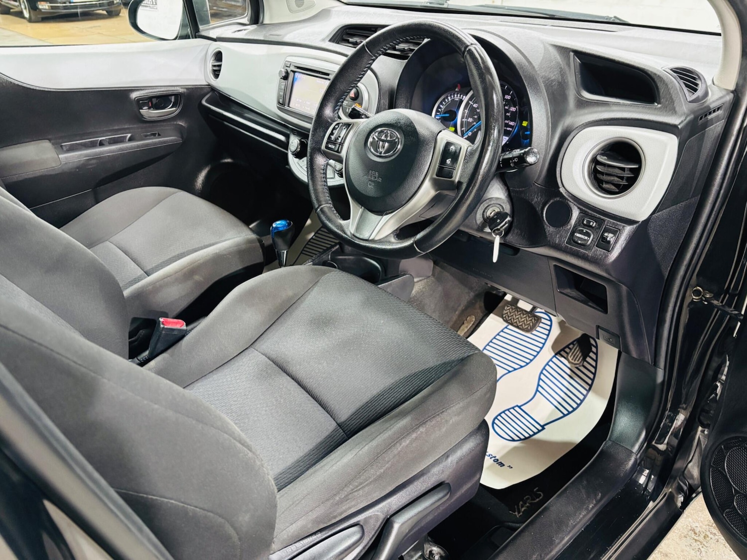 Used Toyota Yaris 2013 for sale - 77585882: Photo 10