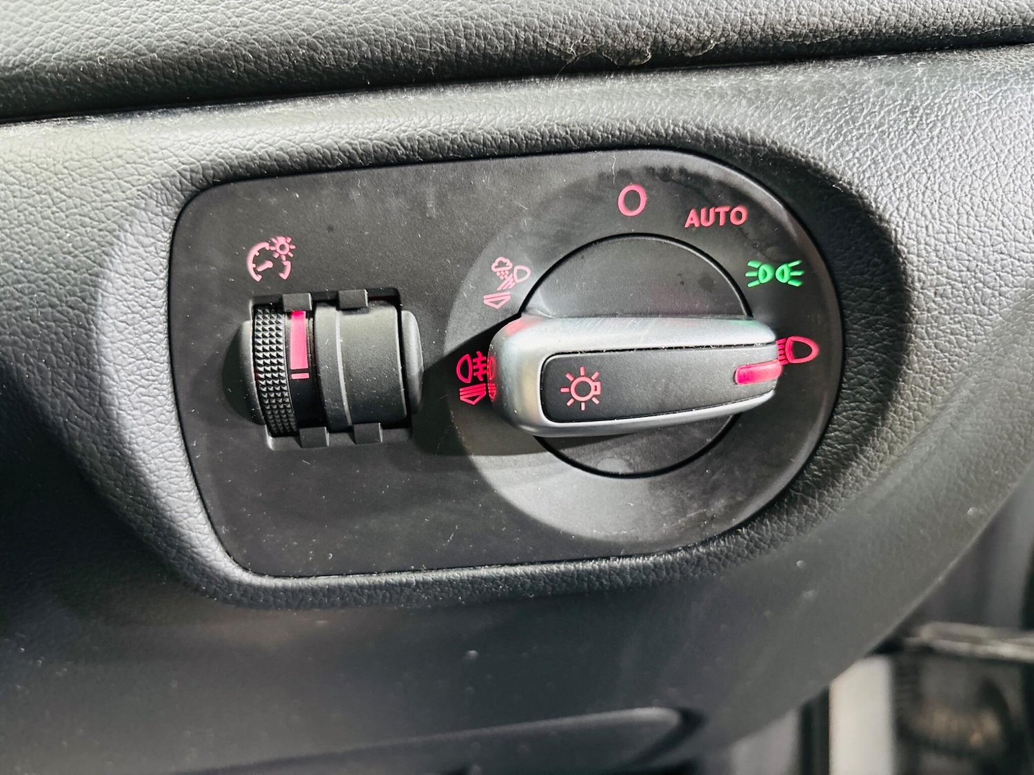 Used Audi Q3 2015 for sale - 76226676: Photo 19