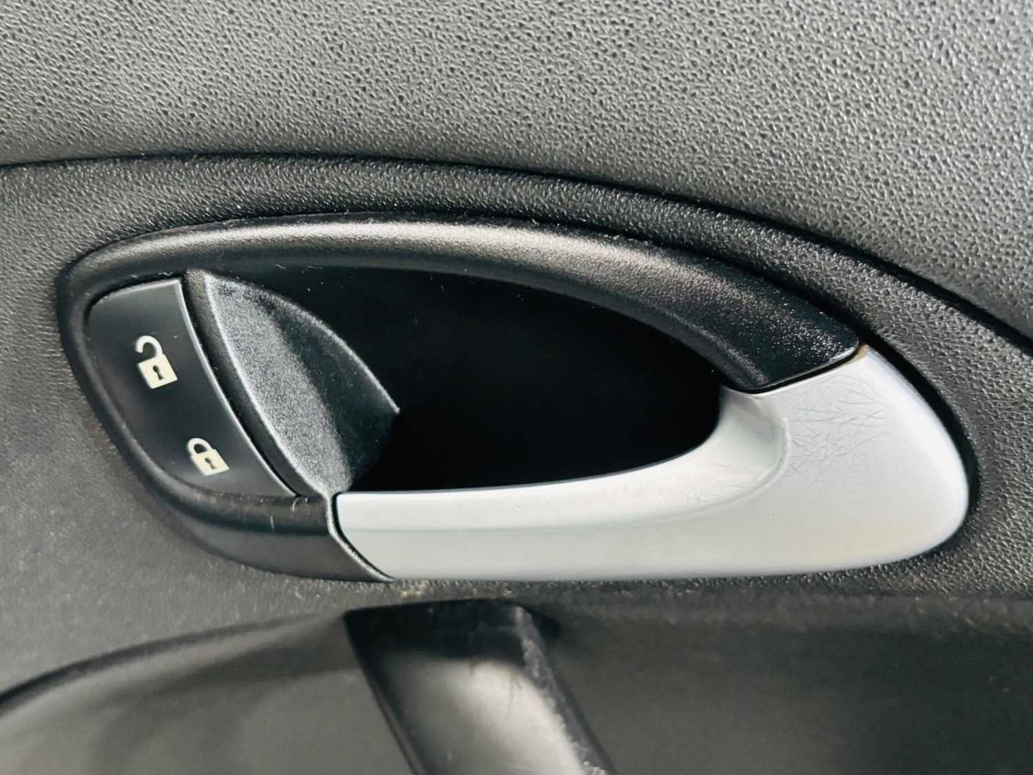 Used Saab 9-3 2009 for sale - 78007893: Photo 25