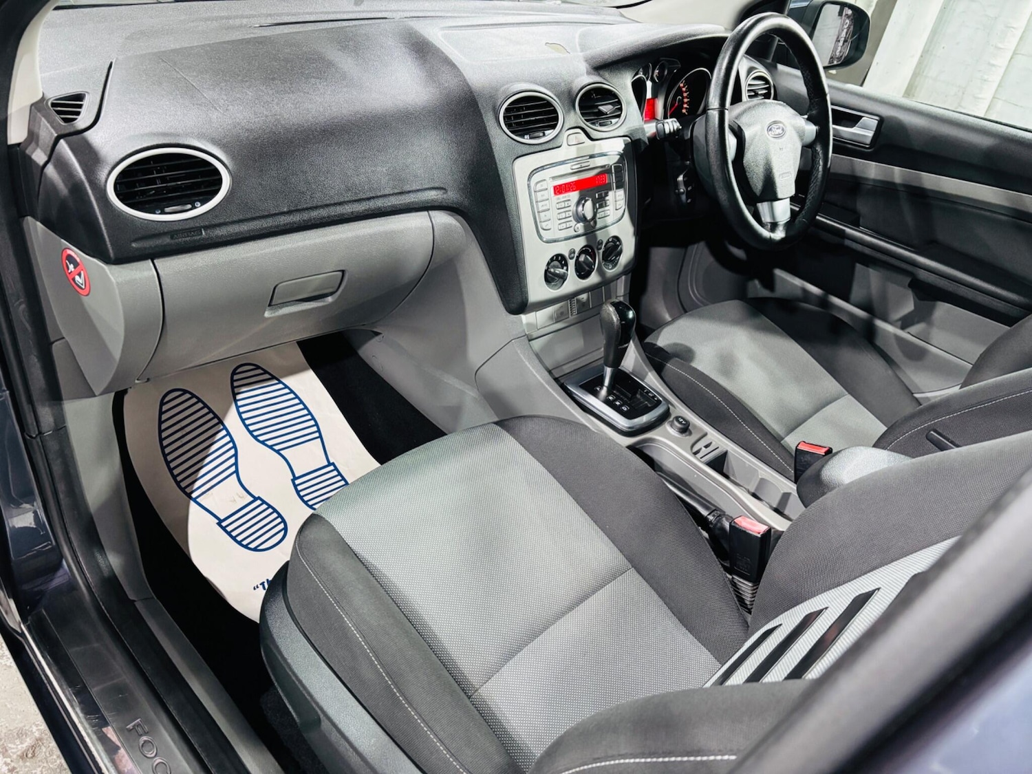 Used Ford Focus 2009 for sale - 77175199: Photo 14