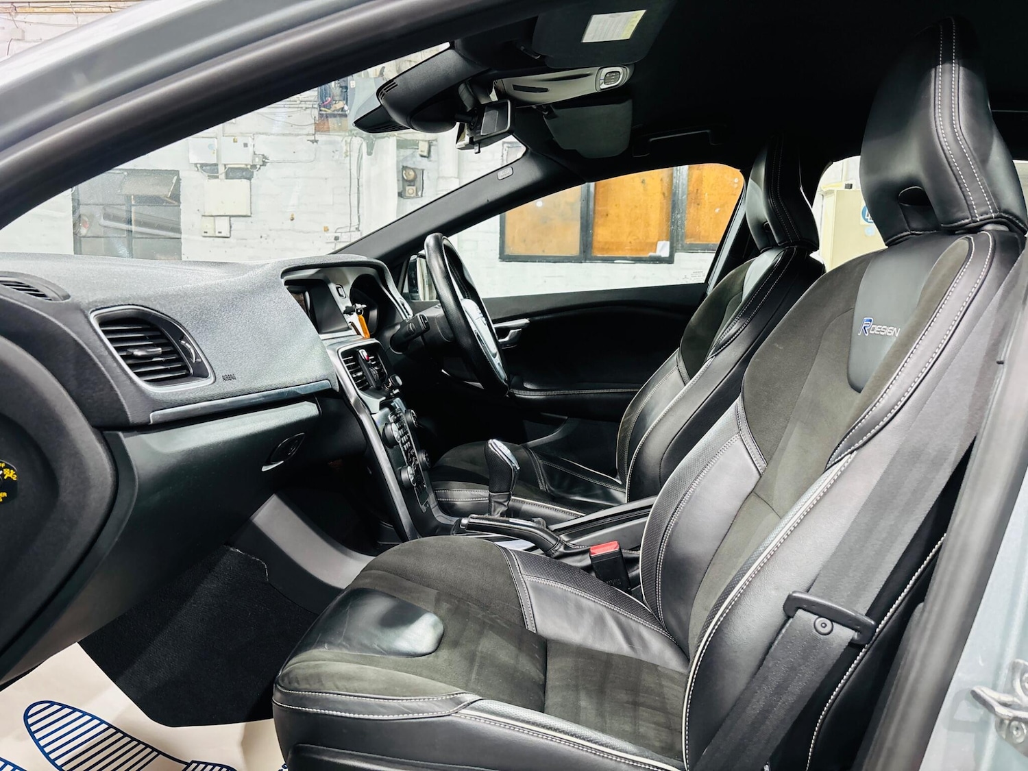 Used Volvo V40 2014 for sale - 76361302: Photo 15