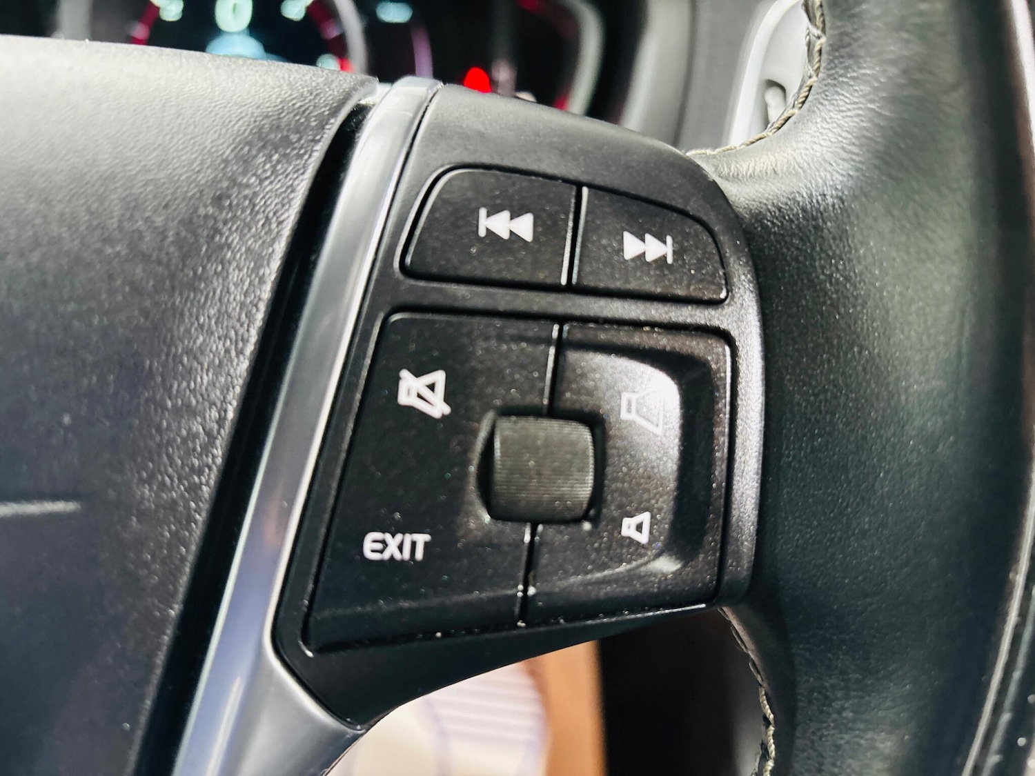 Used Volvo V40 2014 for sale - 76361302: Photo 19