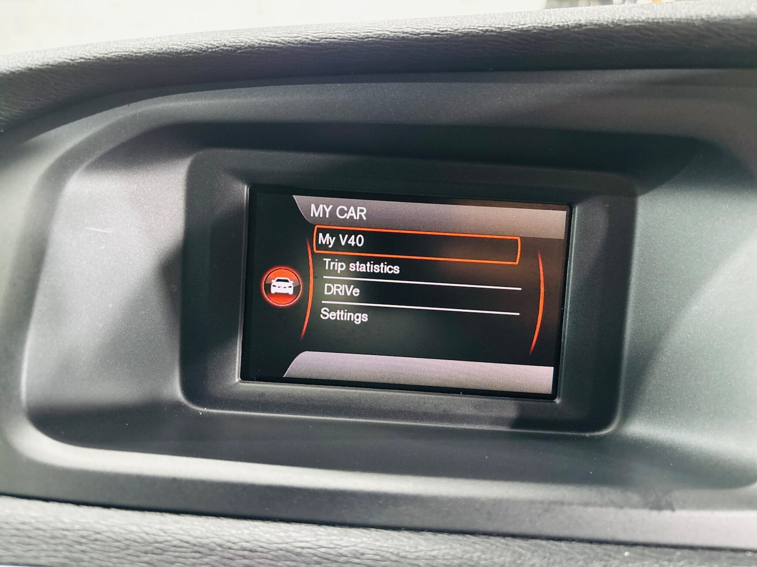 Used Volvo V40 2014 for sale - 76361302: Photo 24