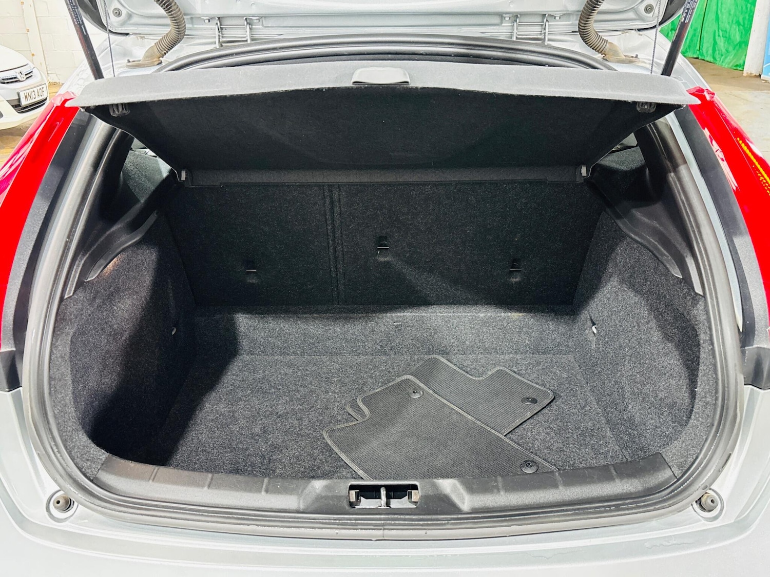 Used Volvo V40 2014 for sale - 76361302: Photo 33