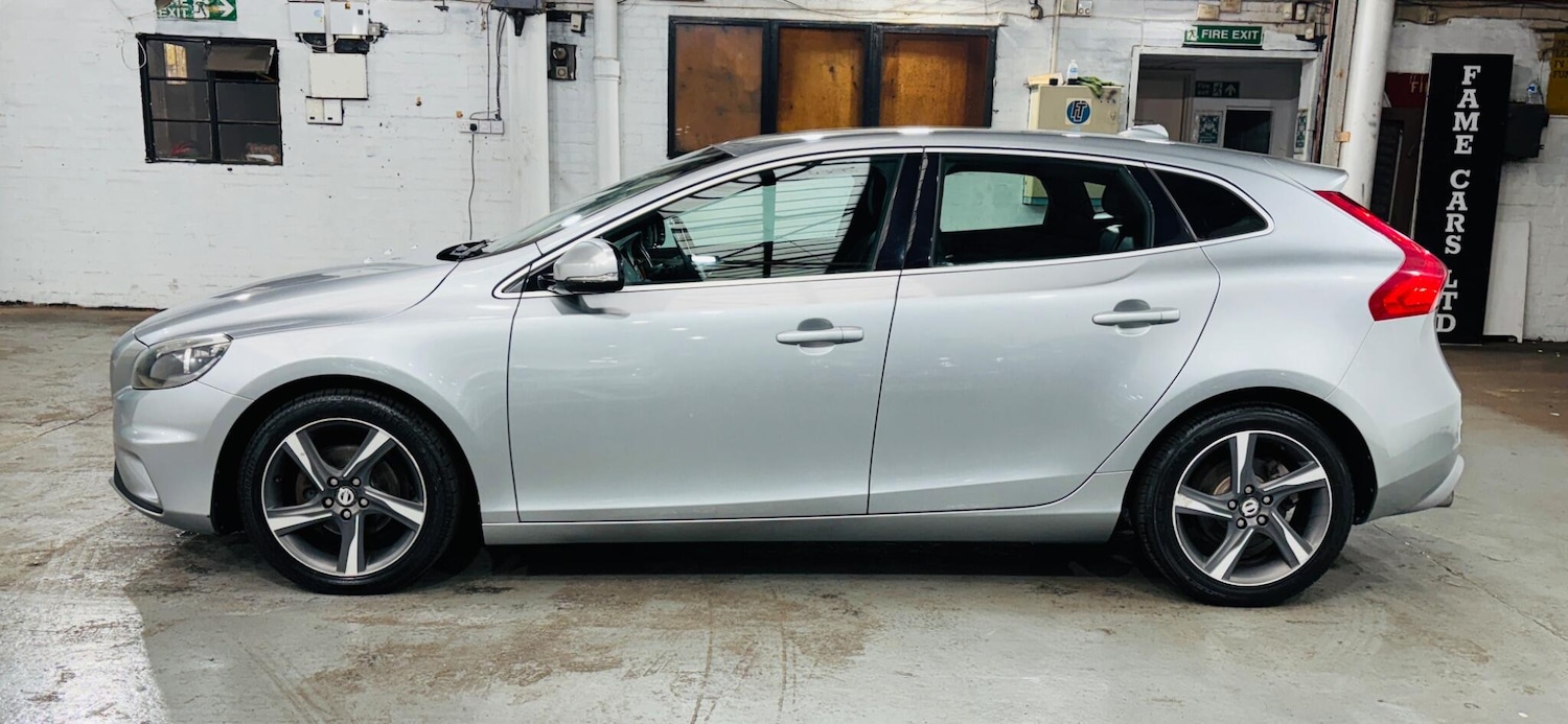 Used Volvo V40 2014 for sale - 76361302: Photo 9