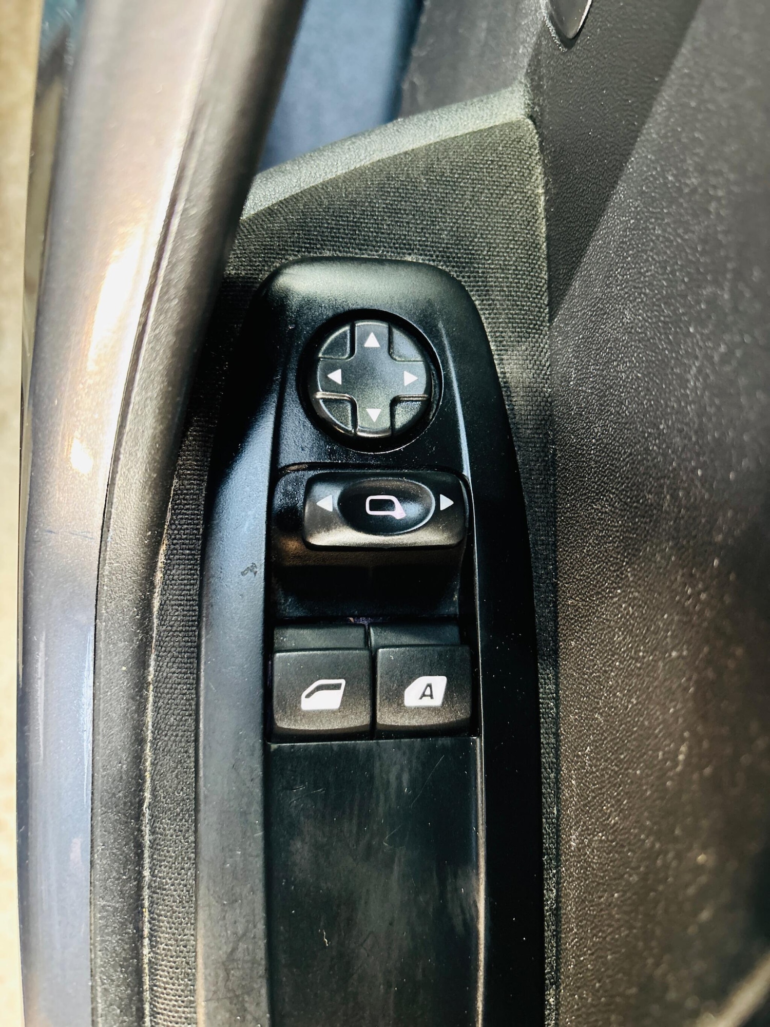 Used Peugeot 2008 2017 for sale - 76608199: Photo 17