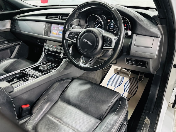 Used Jaguar XF 2016 for sale - 76226296: Photo 10
