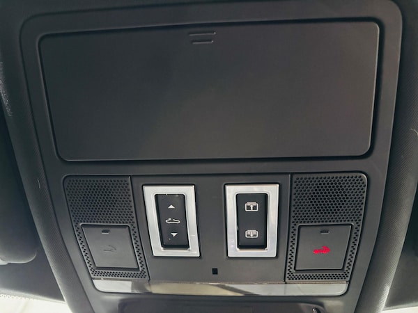 Used Jaguar XF 2016 for sale - 76226296: Photo 32