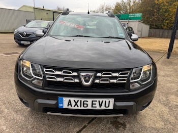 Used Dacia Duster 2016 for sale - 76374644: Photo