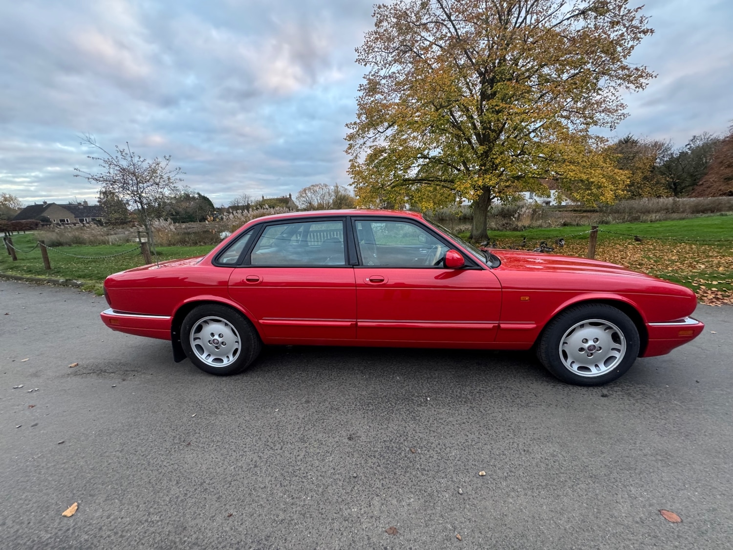 Used Jaguar XJ 1996 for sale - 76521190: Photo 11