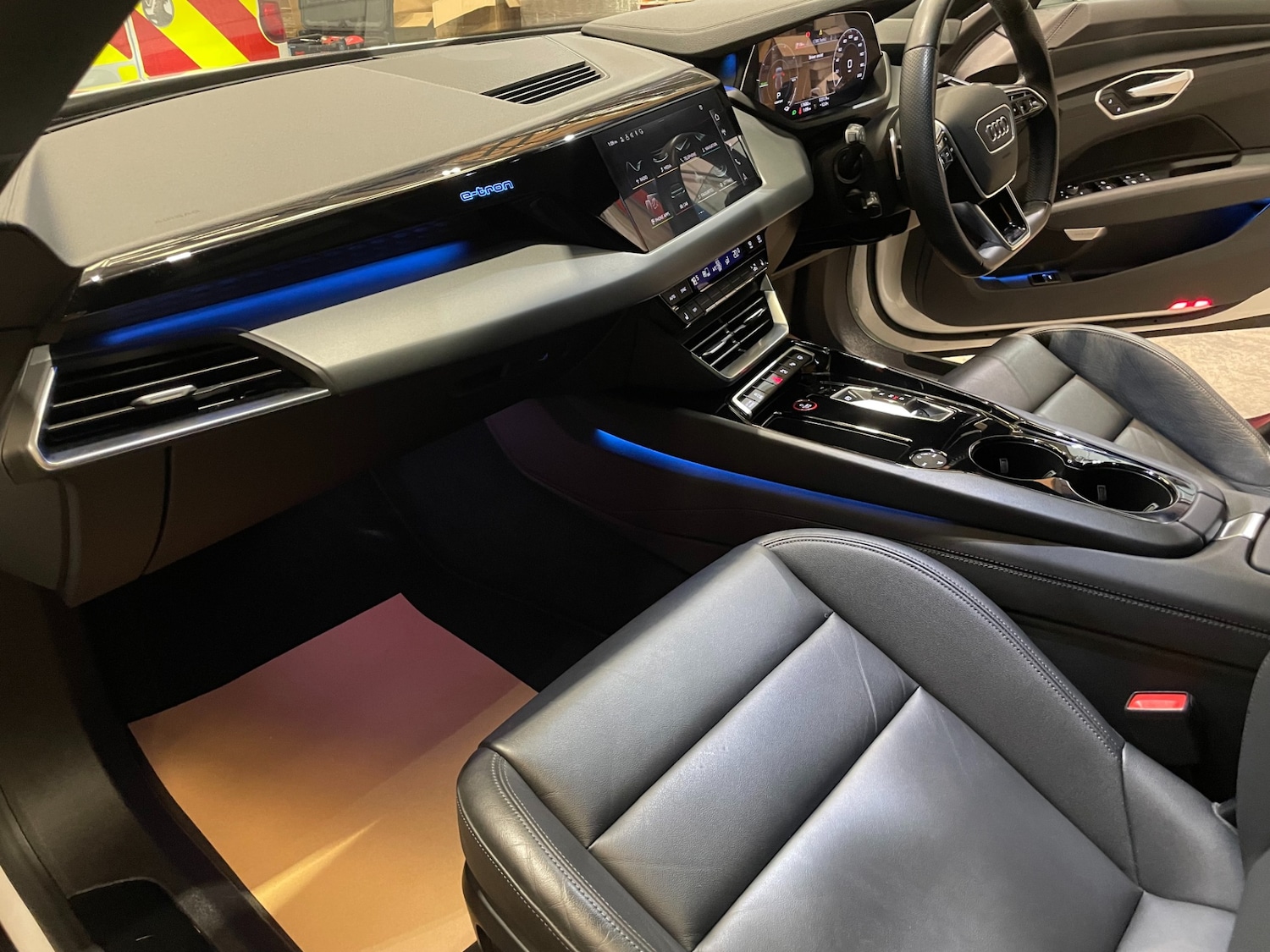 Used Audi e-tron GT 2022 for sale - 78030874: Photo 8