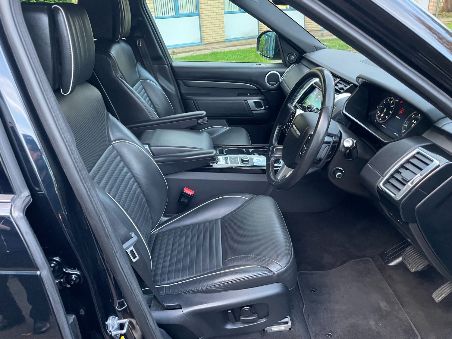 Used Land Rover Discovery 2019 for sale - 76882152: Photo 23