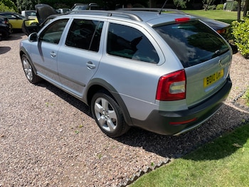 Used Skoda Octavia 2010 for sale - 76265813: Photo 4