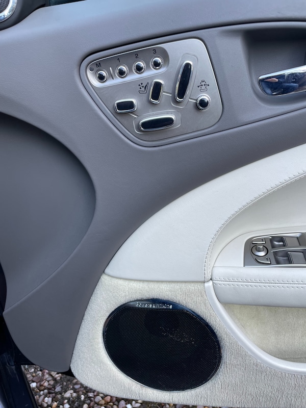 Used Jaguar XK 2009 for sale - 75644630: Photo 6