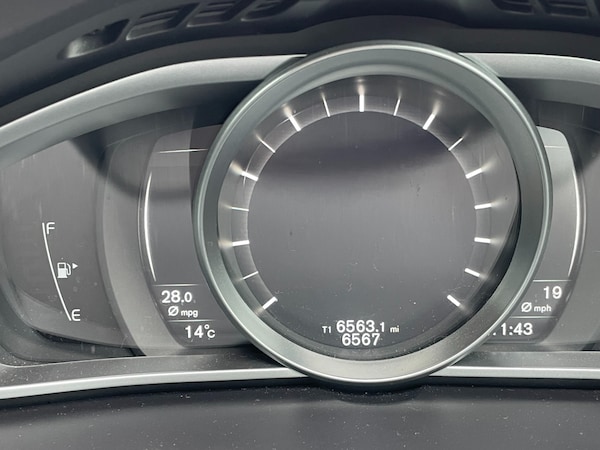 Used Volvo V40 2019 for sale - 76304603: Photo 10