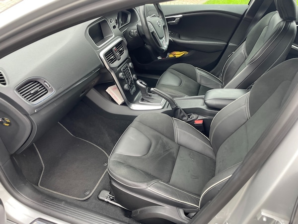 Used Volvo V40 2019 for sale - 76304603: Photo 13