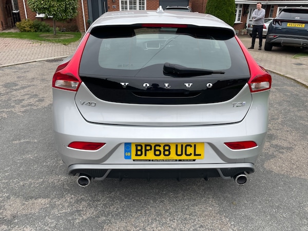 Used Volvo V40 2019 for sale - 76304603: Photo 18