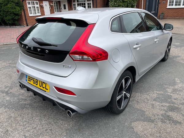 Used Volvo V40 2019 for sale - 76304603: Photo 20