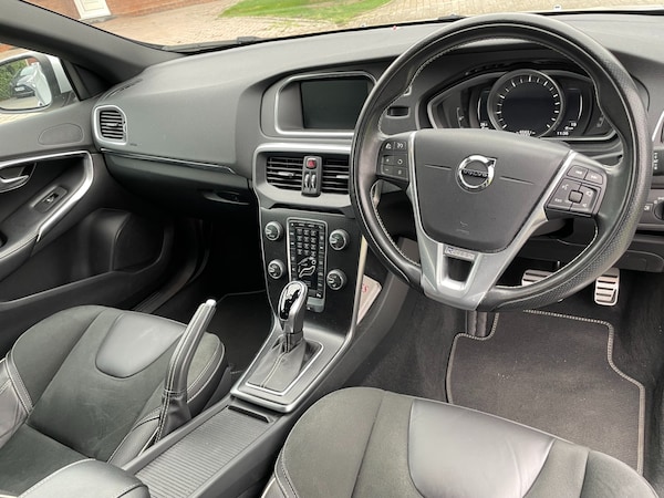 Used Volvo V40 2019 for sale - 76304603: Photo 4