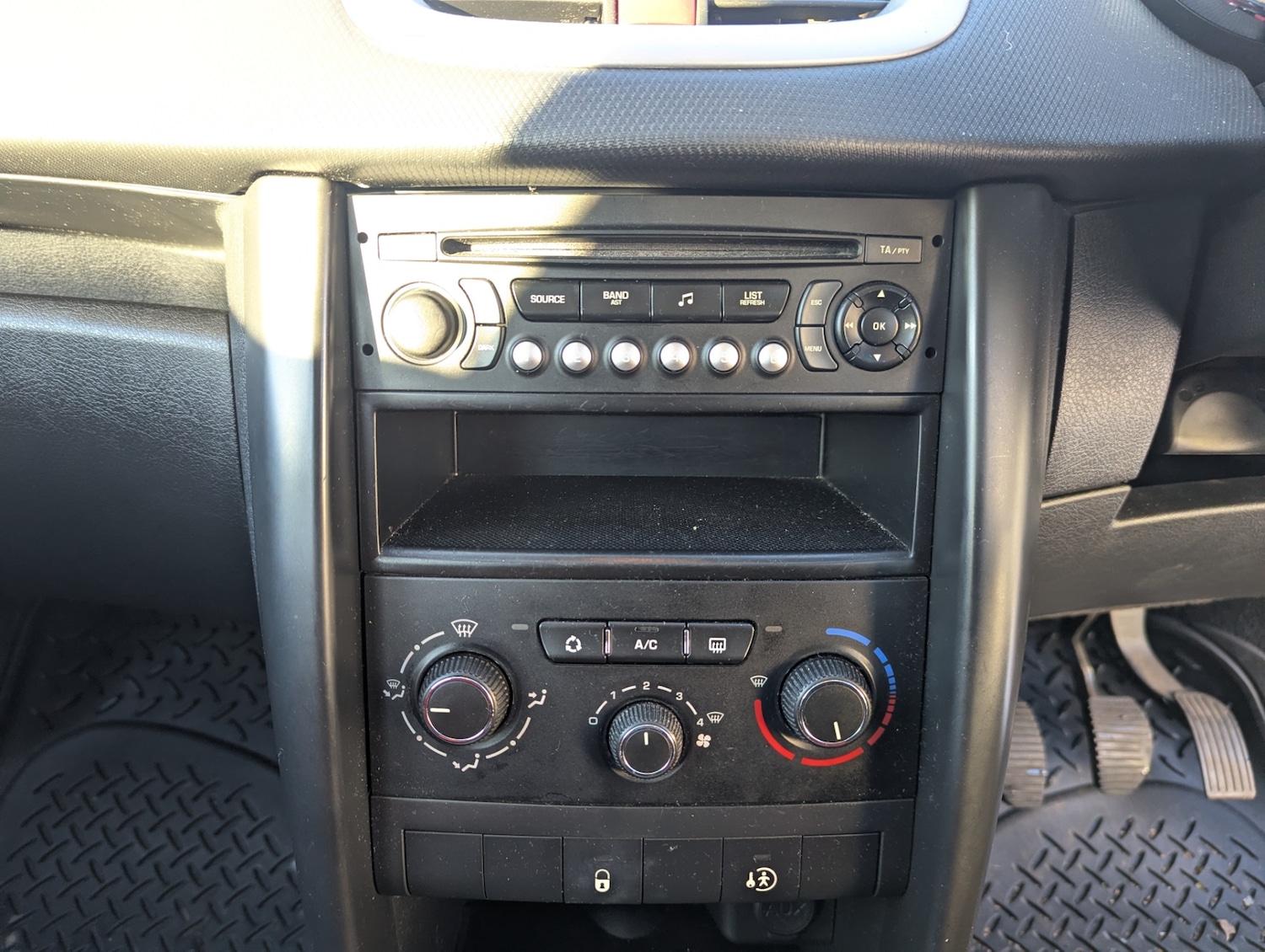 Used Peugeot 207 2010 for sale - 77107816: Photo 19