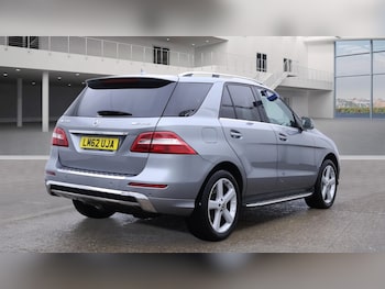 Used Mercedes-Benz M Class 2012 for sale - 76974714: Photo