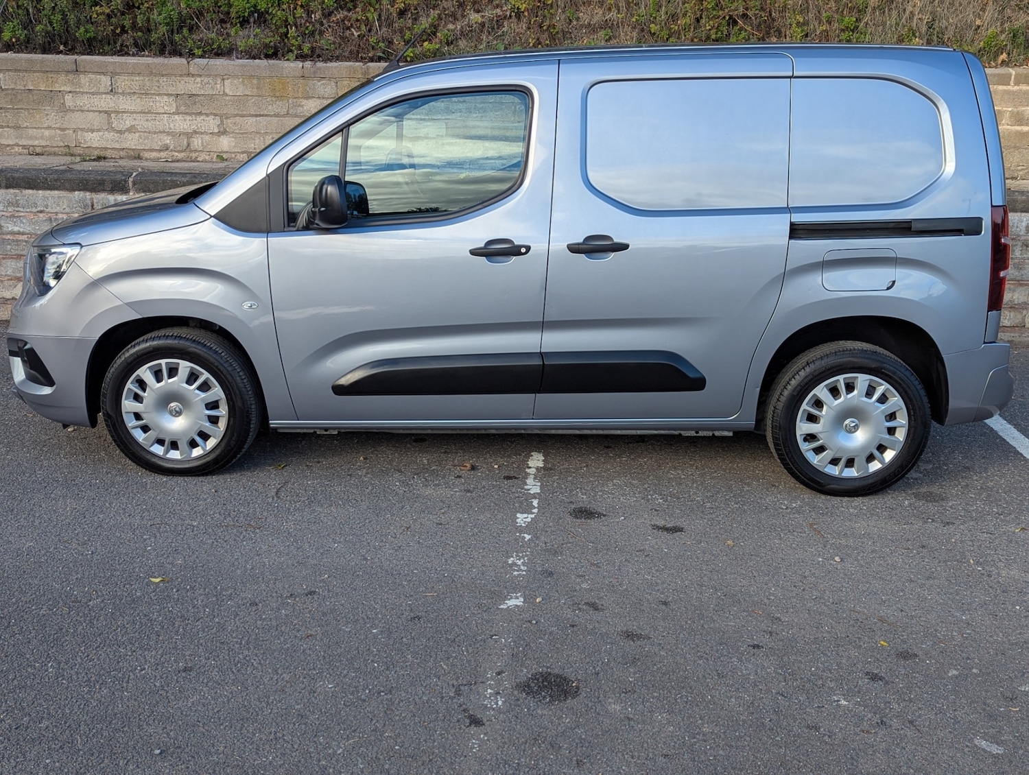 Used Vauxhall Combo 2019 for sale - 76347382: Photo 2