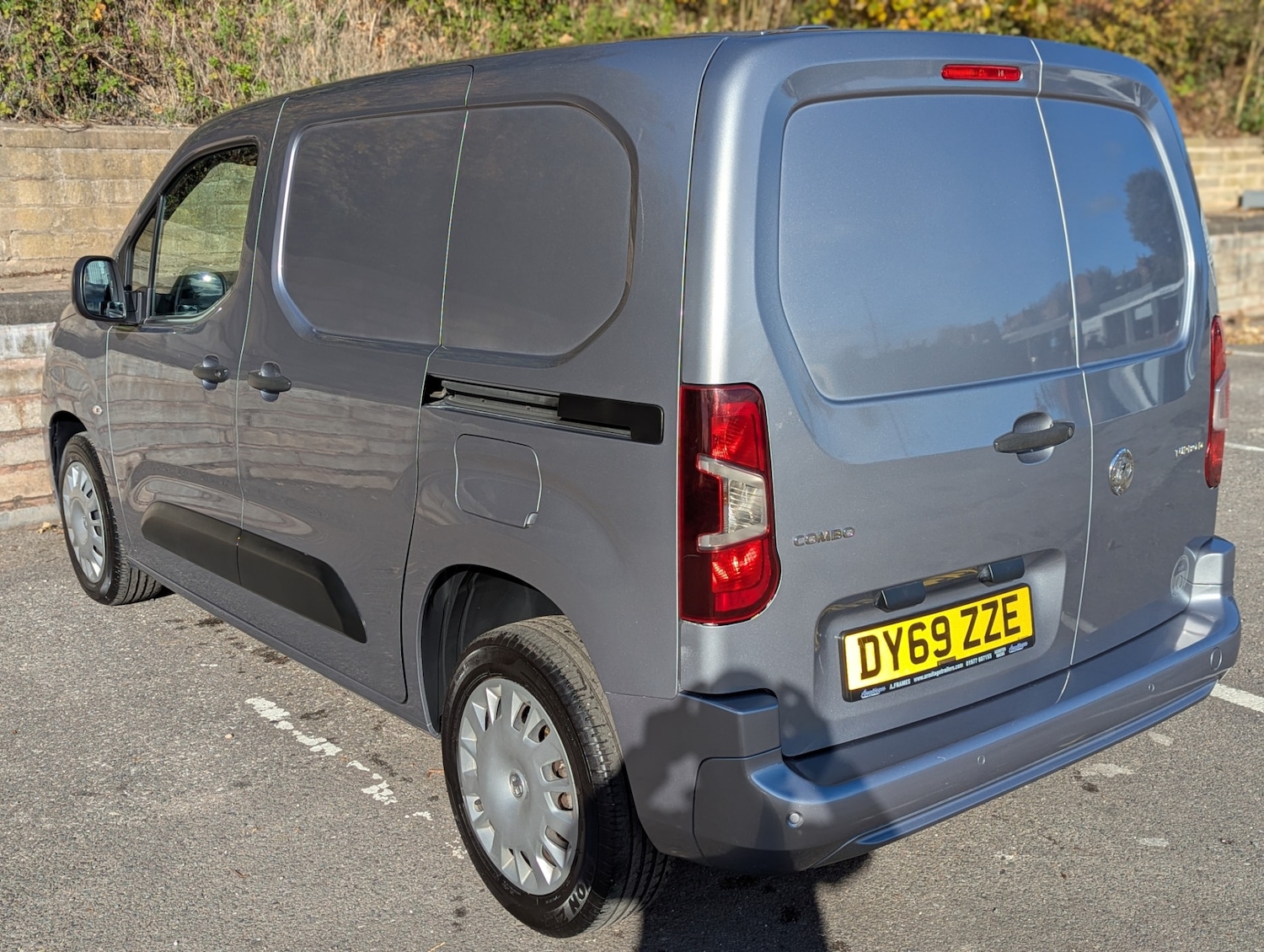 Used Vauxhall Combo 2019 for sale - 76347382: Photo 3