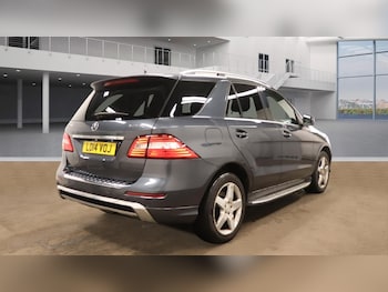 Used Mercedes-Benz M Class 2014 for sale - 77897365: Photo