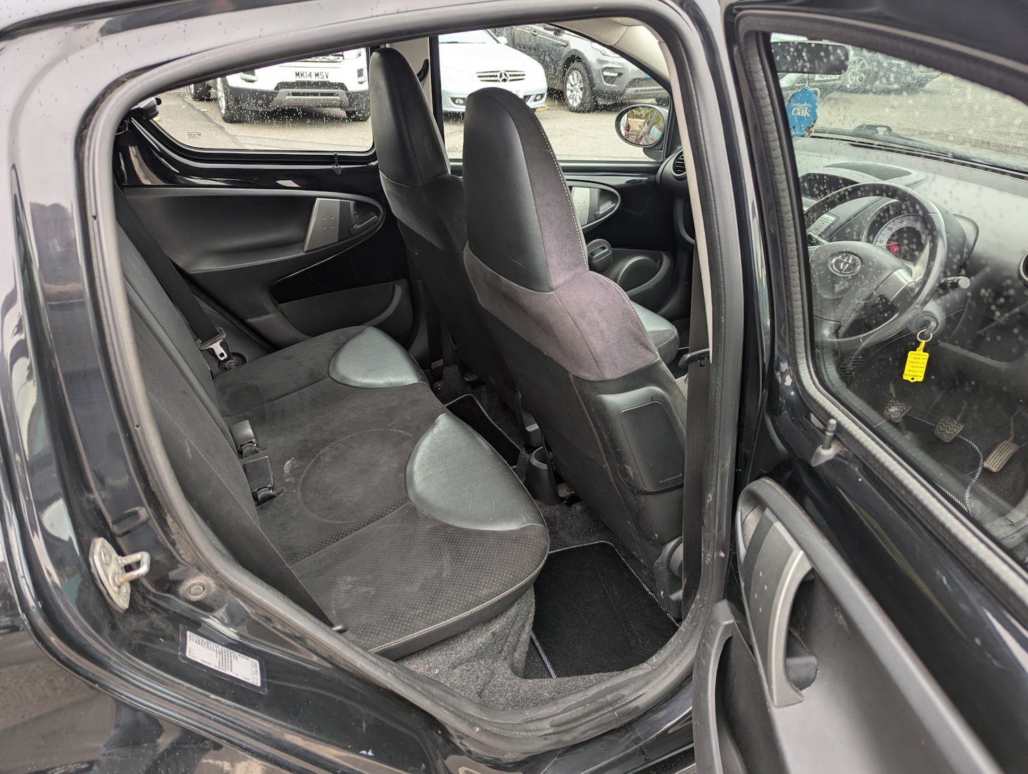 Used Toyota AYGO 2012 for sale - 76418521: Photo 10