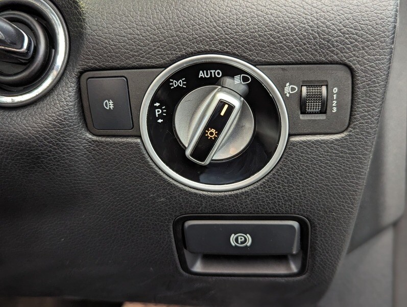 Used Mercedes-Benz SLK 2012 for sale - 75982398: Photo 21