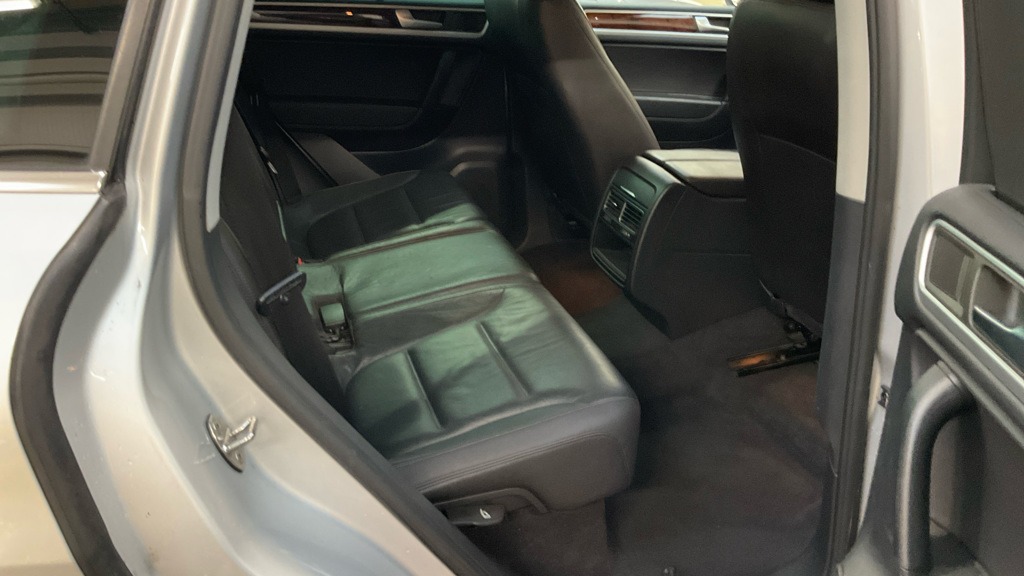 Used Volkswagen Touareg 2012 for sale - 76919219: Photo 11